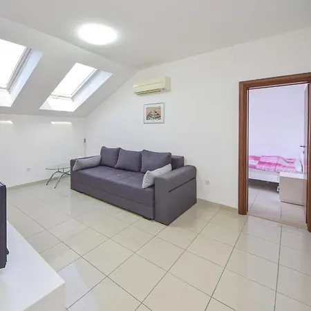 Apartment Jasmina-3 By Interhome